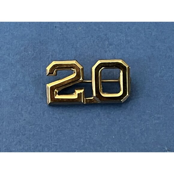 US ARMY 20th INFANTRY Silver Tone Badge MILITARY Pin - Picture 1 of 3